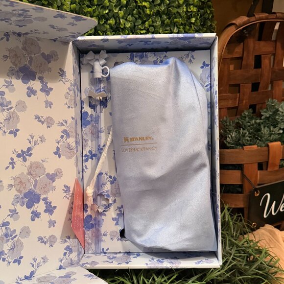Stanley x Loveshack Fancy 40oz Quencher H2.0 Blue Floral Limited Edition - NEW - Picture 3 of 4
